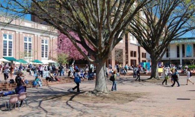 UNC Democrats, Republicans Join Together to Register Students