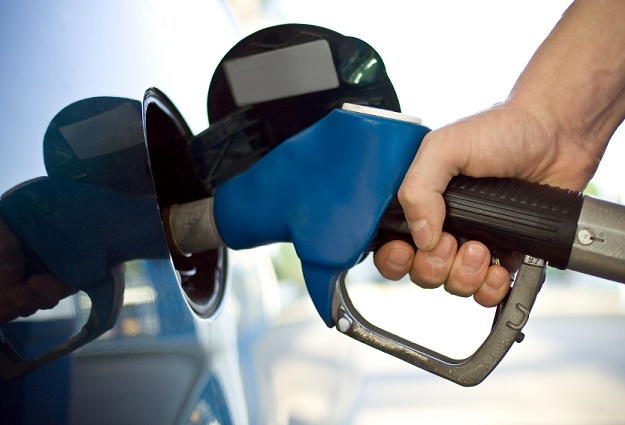 AAA: Gas Price Drop Means Record Number of Christmas Travelers