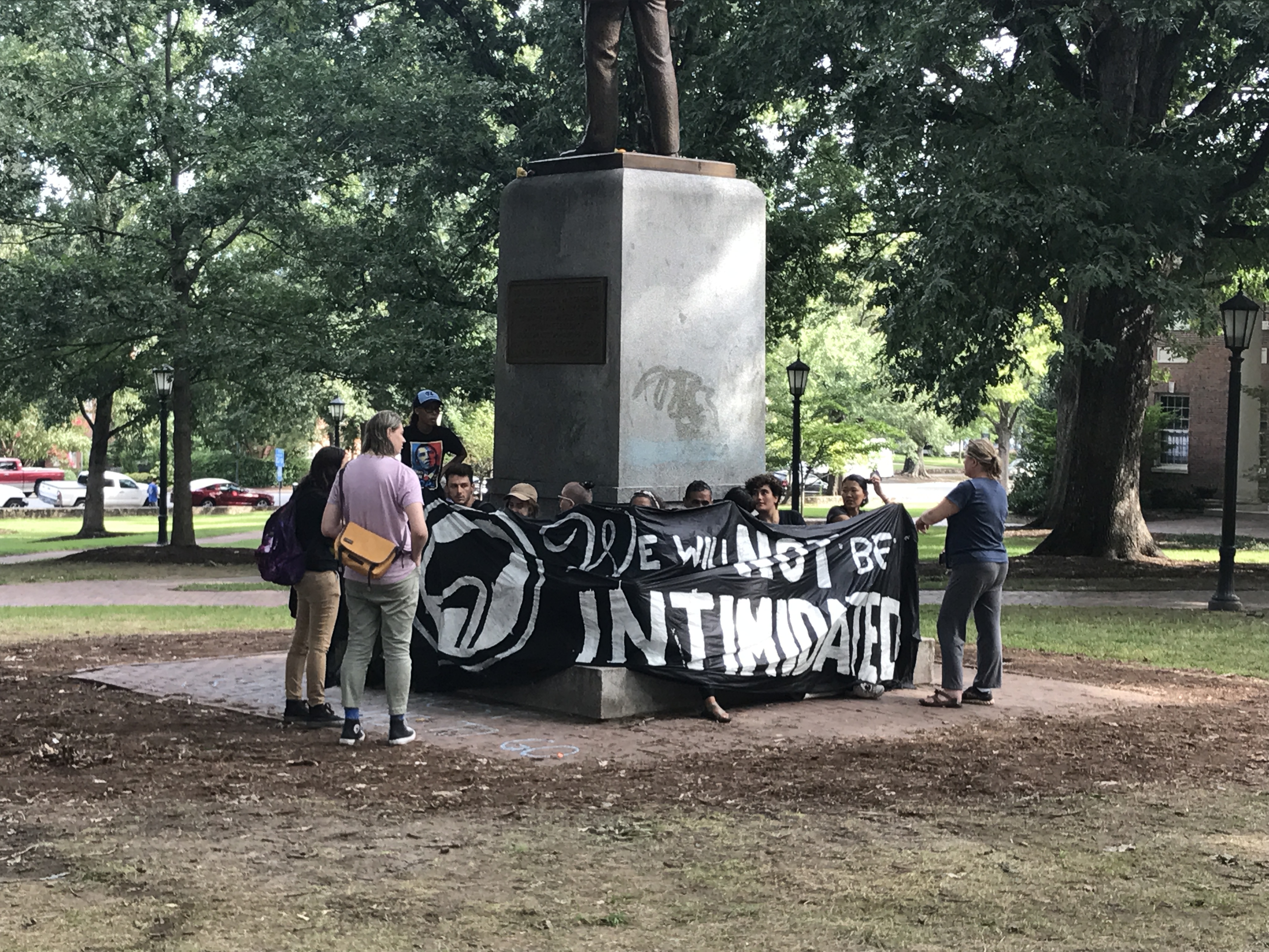 UNC Police Remove Items from Silent Sam Protest