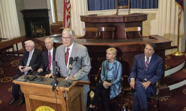5 Ex-North Carolina Governors Gather to Oppose 2 Amendments