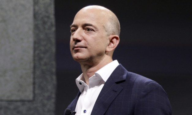 Bezos Tells of Enquirer Threats to Publish Revealing Pics