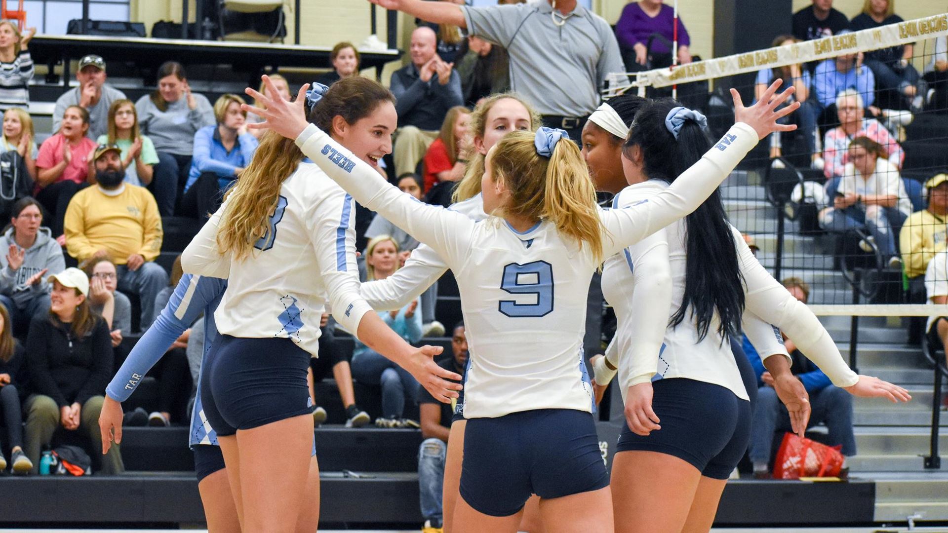 UNC Volleyball Sweeps Wake Forest, Claims Fourth Straight Sunday