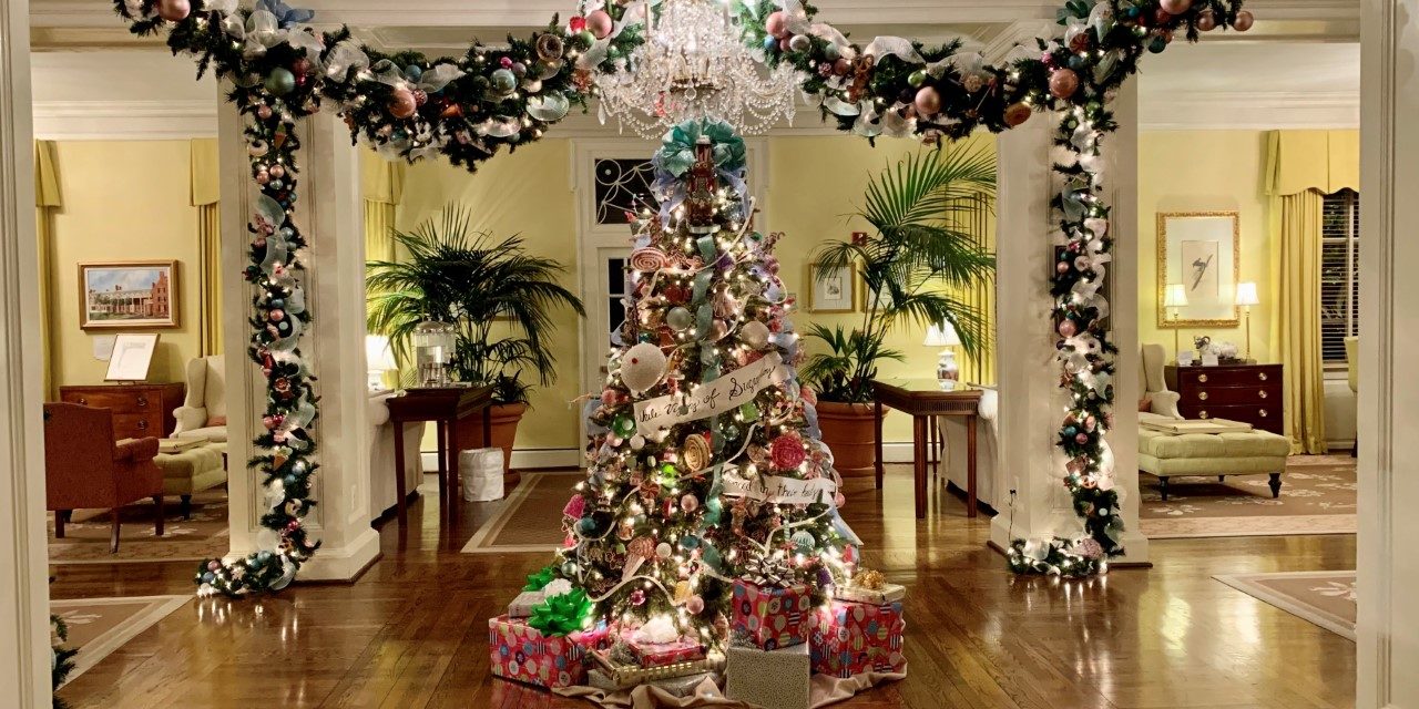 Finishing Touches: Tree Decorating Tips
