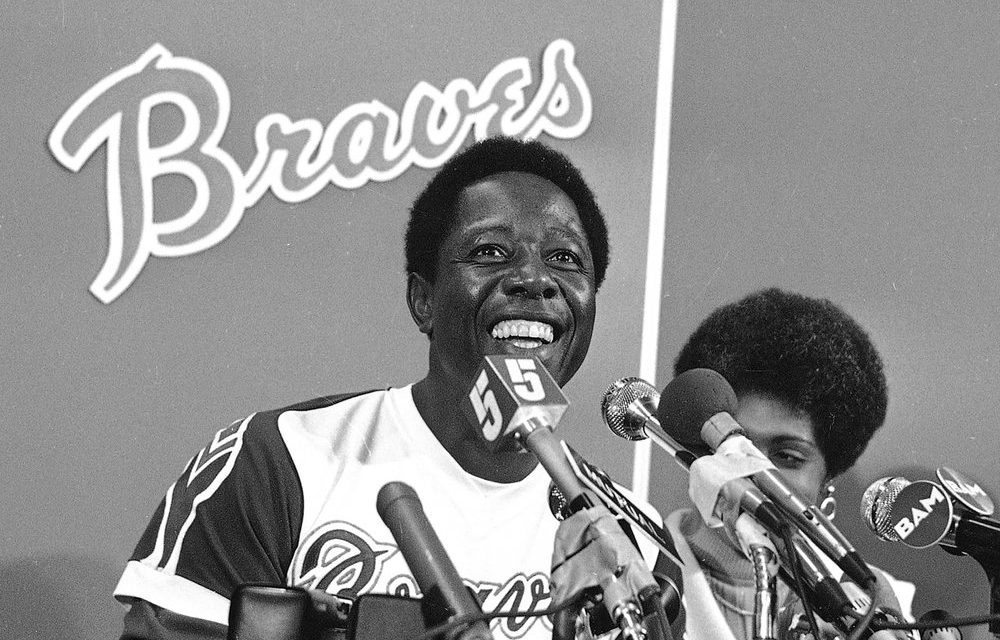 Hank Aaron, Baseball’s One-Time Home Run King, Dies at 86