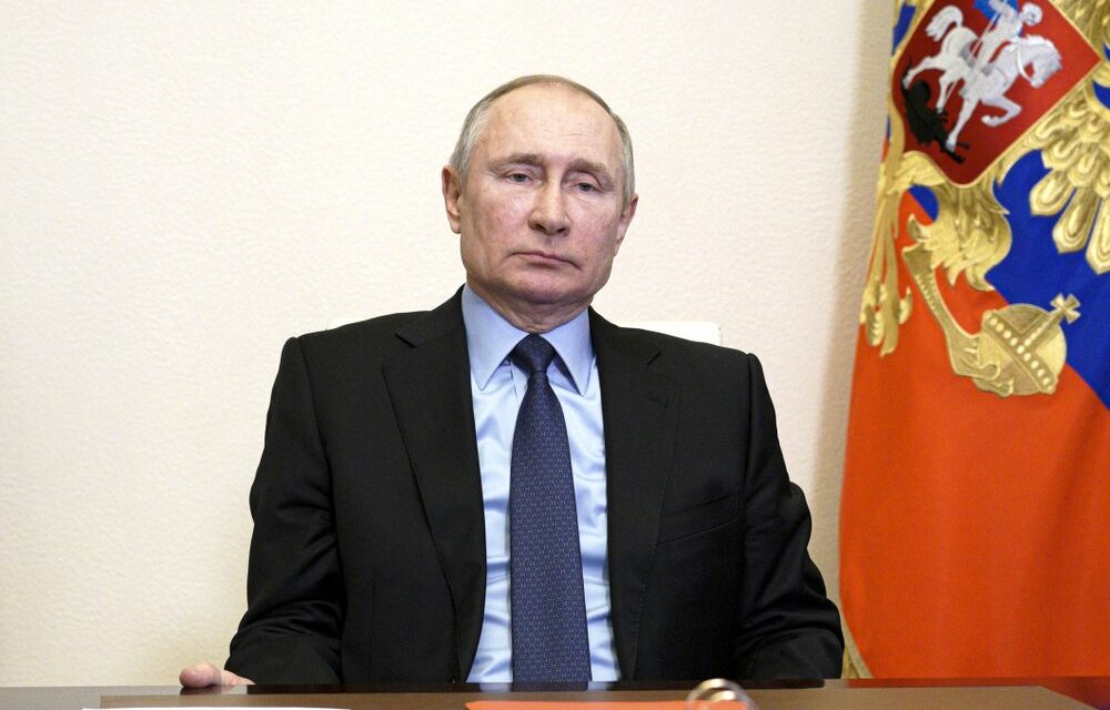 Putin Mulls Independence of Separatist Ukraine Regions