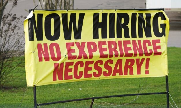 US Unemployment Claims Fall To Lowest Level Since Pandemic
