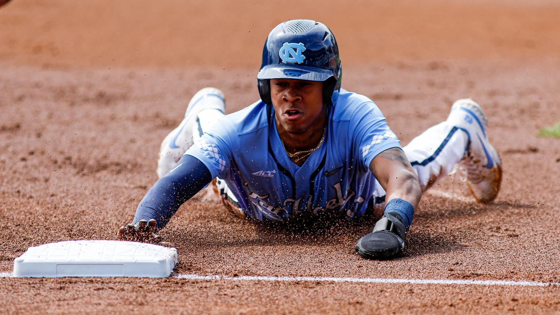 Justice Thompson's Ninth-Inning RBI Lifts UNC Baseball in Opener