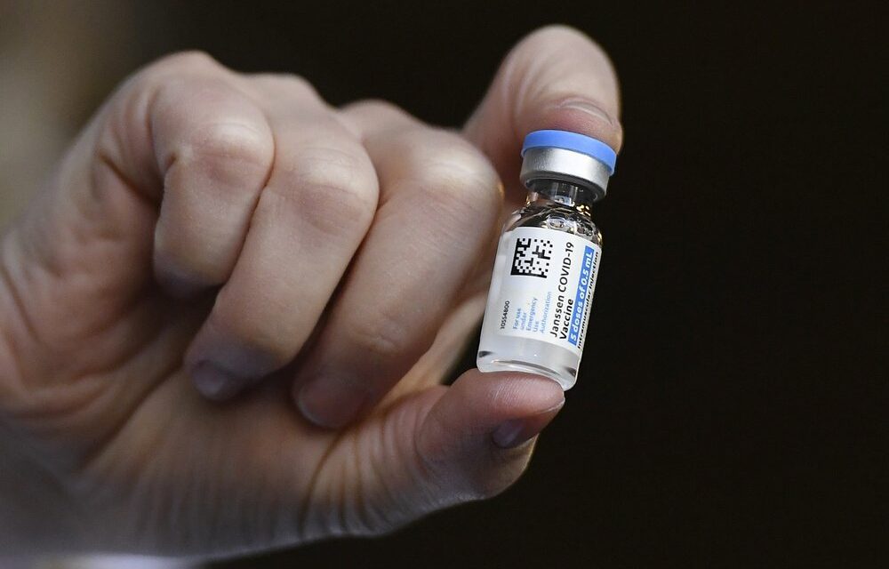 US Expands COVID Boosters to All Adults, Final Hurdle Ahead