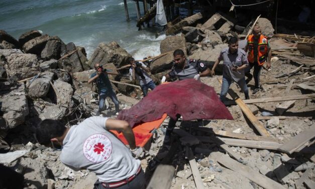Israeli Strikes Hit Gaza Tunnels as Diplomats Work for Truce