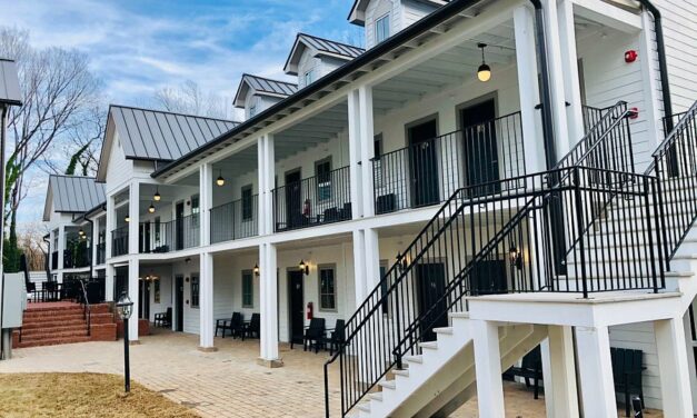 Colonial Inn Wins Preservation Award for Recent Renovations