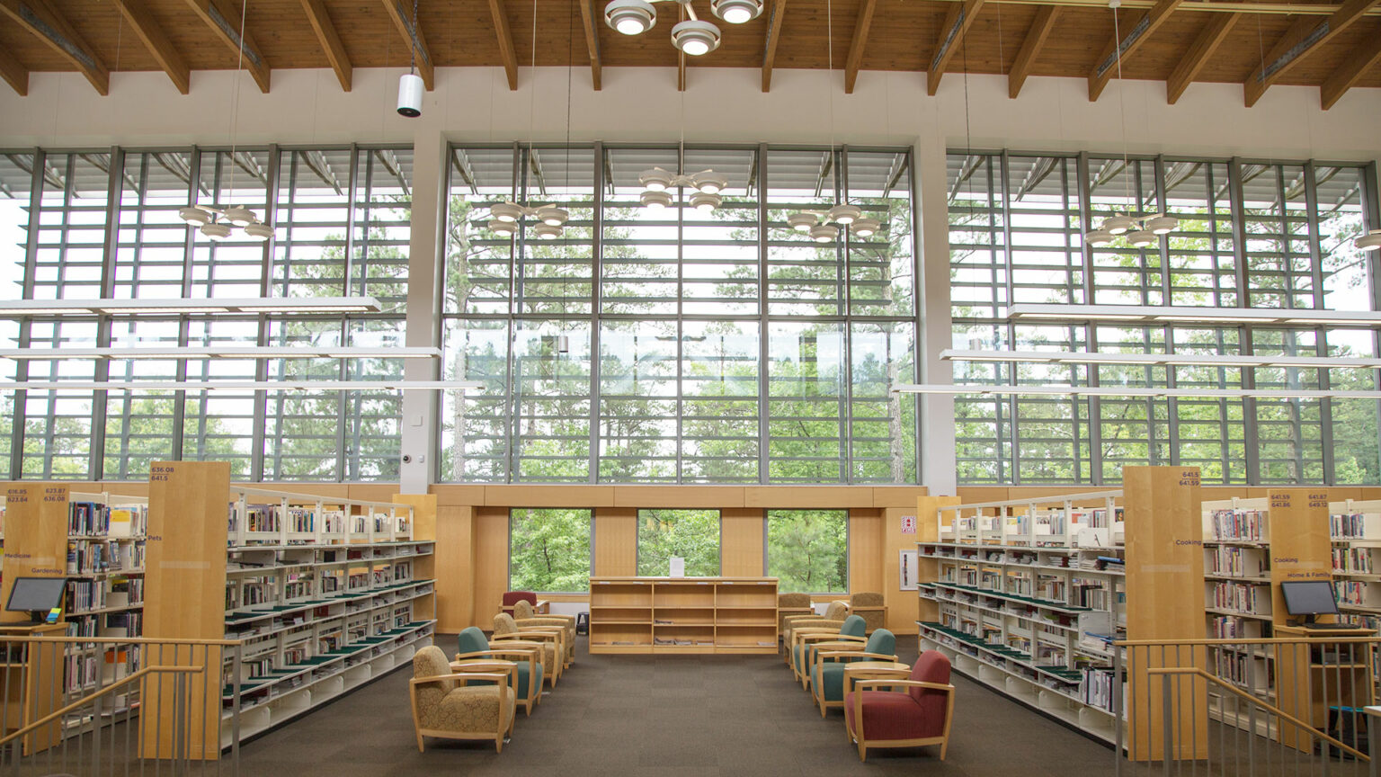 Chapel Hill Public Library to Begin Indoor Book Browsing Again
