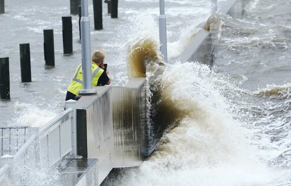 Hurricane Ida Traps Louisianans, Leaves the Grid a Shambles