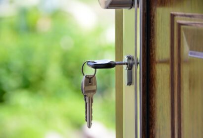 Investors Snap Up Growing Share of US Homes as Traditional Buyers Struggle To Afford One