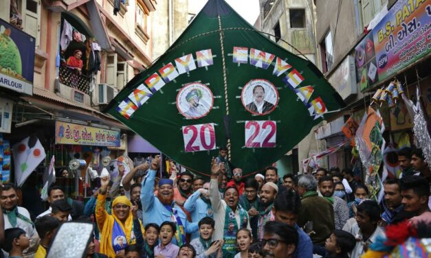 New Year’s Eve Muted by Omicron; Many Hoping for Better 2022