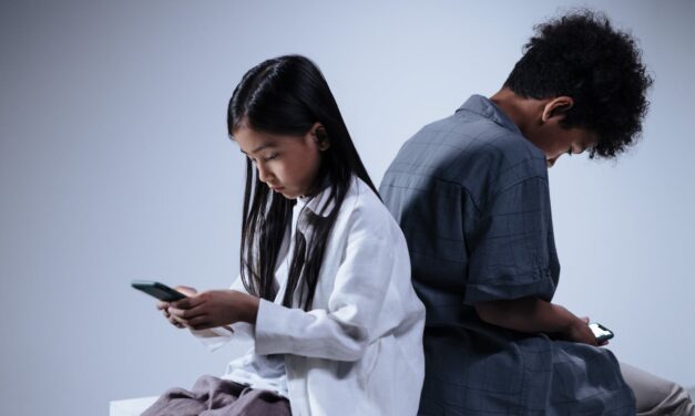 New UNC Center To Study Social Media Effect on Children Mental Health