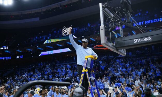 UNC Fans, Players Share Bittersweet Reactions on Social Media to Hubert Davis’ Dismissal