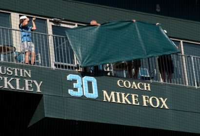UNC Baseball Honors Mike Fox, Then Trounces No. 20 Florida State to Win Series