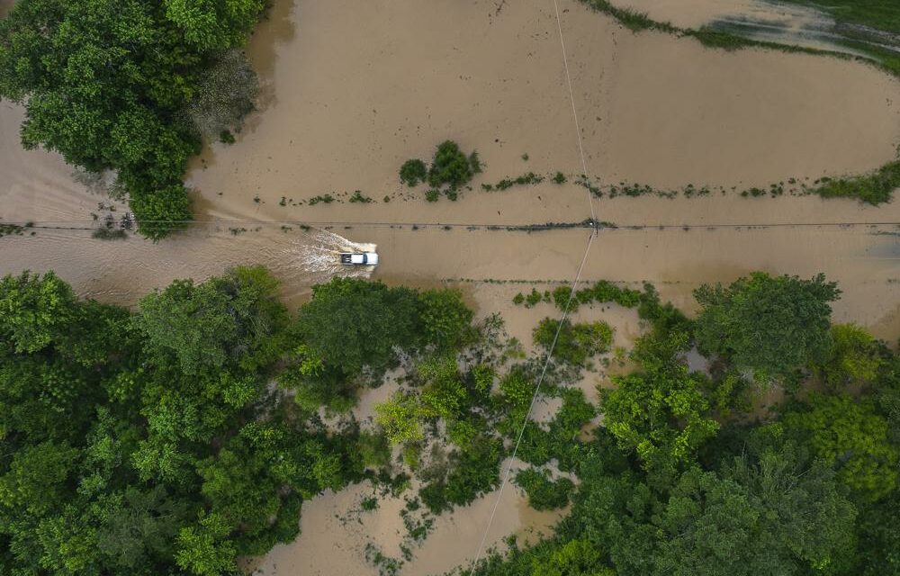 Appalachian Floods Kill at Least 15 as Rescue Teams Deploy