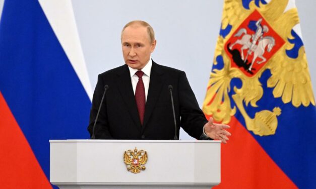 Putin Declares Ukrainian Regions Part of Russia, Defies West