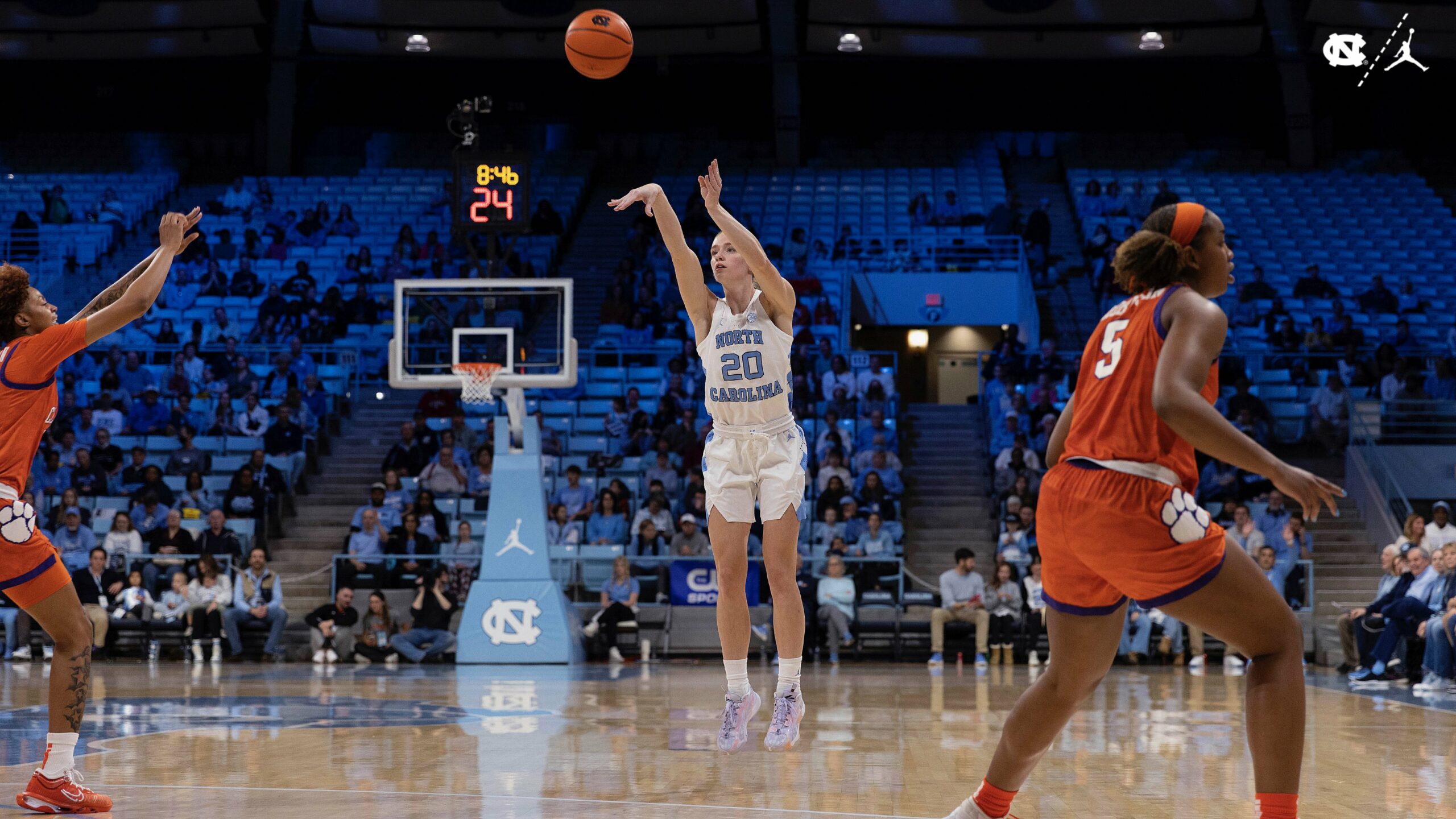 Ustby, Donarski Leads UNC Women’s Basketball Past Clemson in ACC Opener