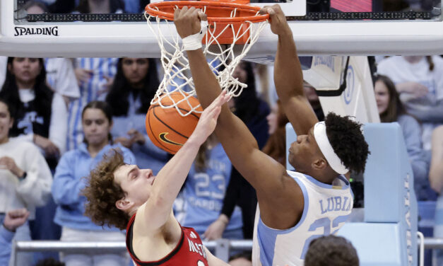 UNC Men’s Basketball Uses 1st-Half Avalanche to Bury NC State in Chapel Hill
