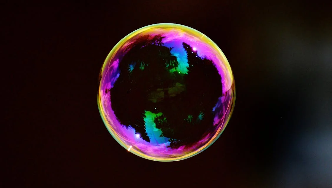 Little Big Moments: Galloping Bubbles