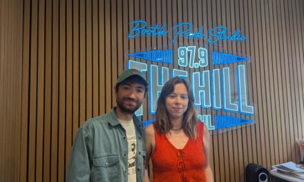 ‘Kissing Other Ppl’: Live and Local with Viv and Riley!