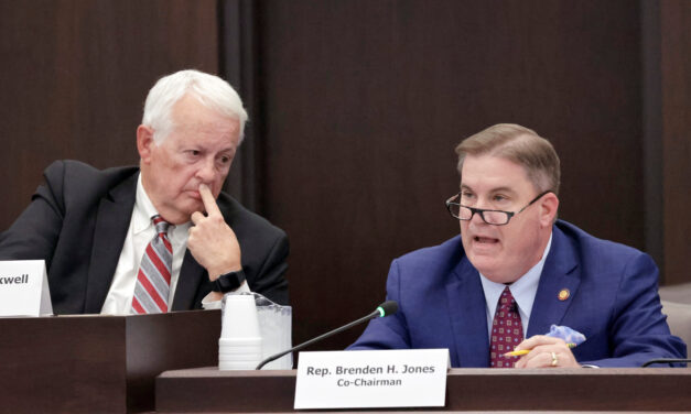 North Carolina Adopts New Trump-Backed US House Districts Aimed at Gaining a Republican Seat