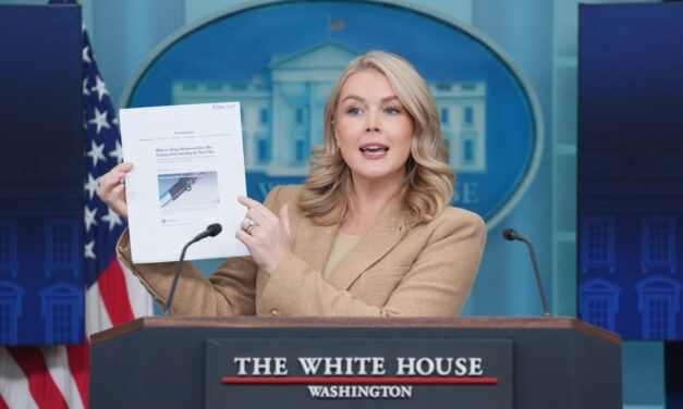 White House Says Admiral Ordered Follow-up Strike on Alleged Drug Boat, Insists Attack Was Lawful