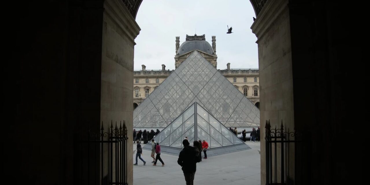 Strikes and A $100 Million Heist Push the Louvre Into Historic Crisis