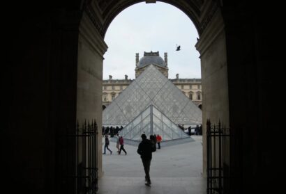 Strikes and A $100 Million Heist Push the Louvre Into Historic Crisis