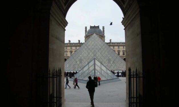 Strikes and A $100 Million Heist Push the Louvre Into Historic Crisis