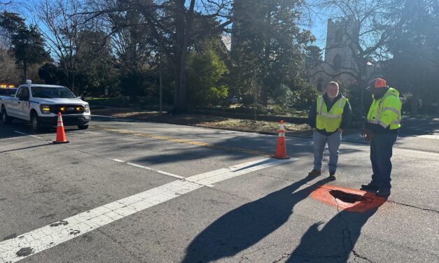 Sinkhole on East Franklin Street Closes Lanes; Chapel Hill Urges for Detours