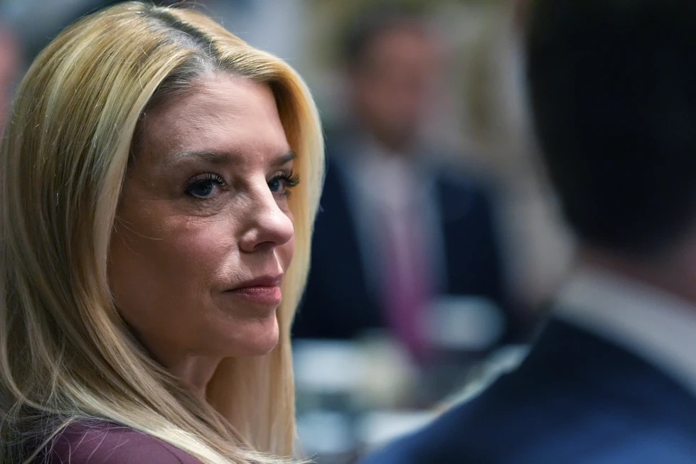 Pam Bondi, A Trump Loyalist Who Oversaw Justice Department Upheaval, Is Out as His Attorney General