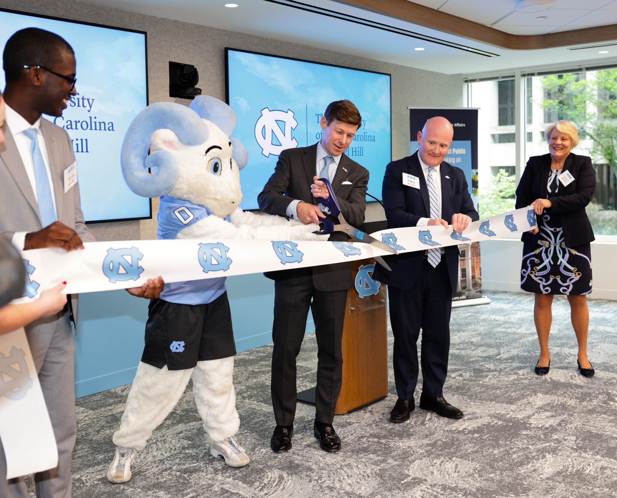 UNC Opens New Office in Washington, D.C., Touts Experiential Learning and Government Relations