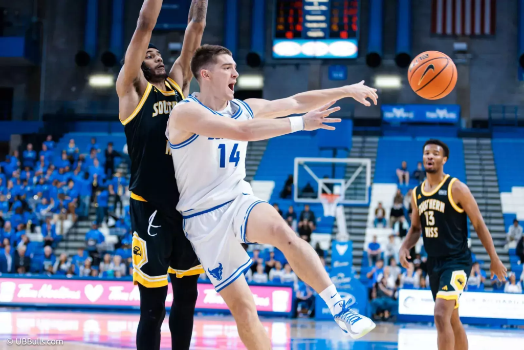 Report: Buffalo Transfer Angelo Brizzi Commits to UNC Men’s Basketball