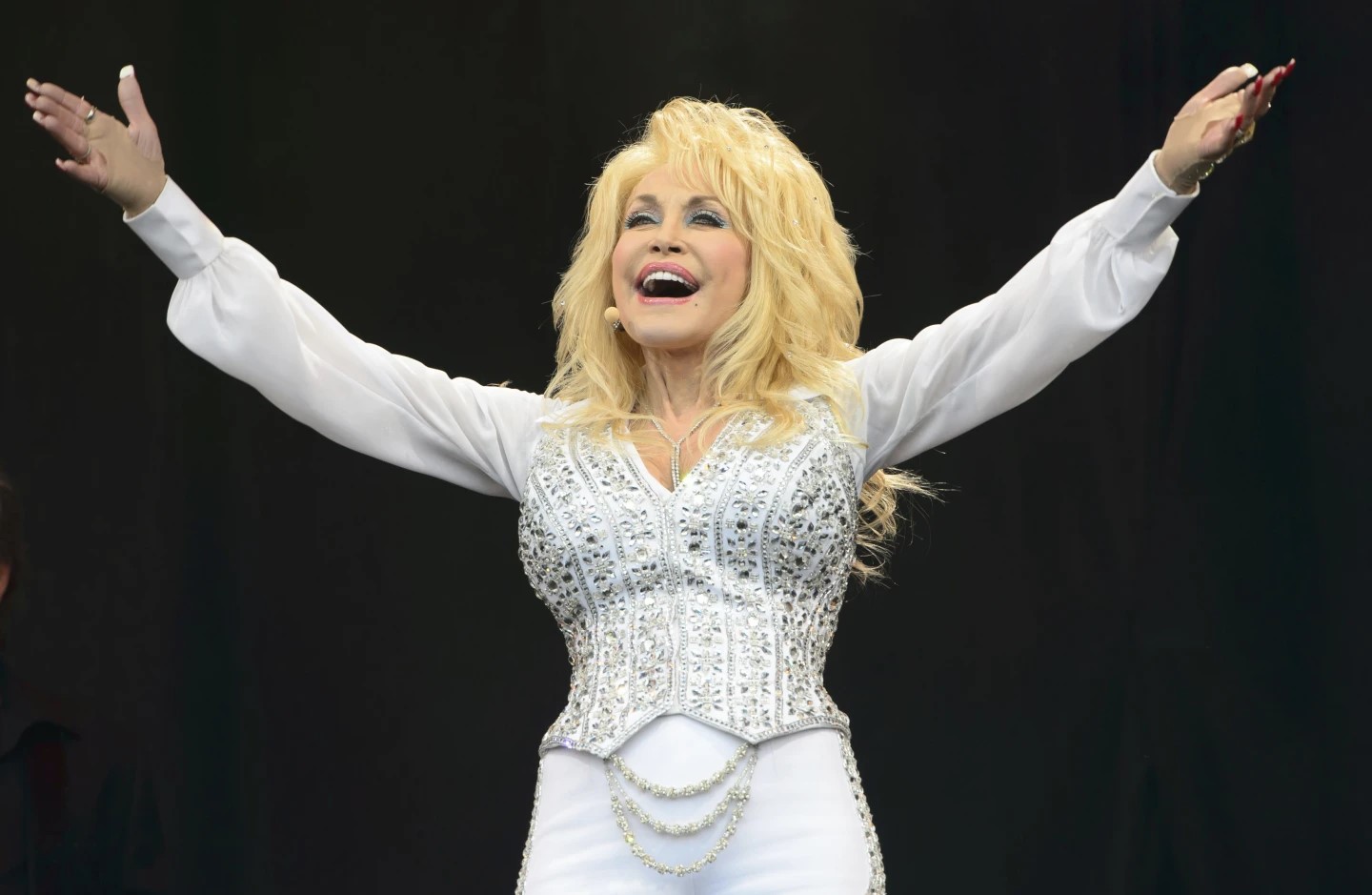 Dolly Parton&rsquo;s Philanthropy Was Based on &lsquo;Her Belief in the Goodness of People&rsquo;