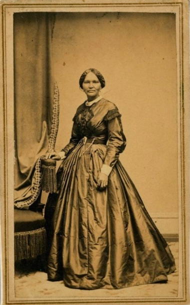 Hillsborough’s Burwell School Adopts New Name to Honor Enslaved Dressmaker Hillsborough’s Burwell School Adopts New Name to Honor Enslaved Dressmaker