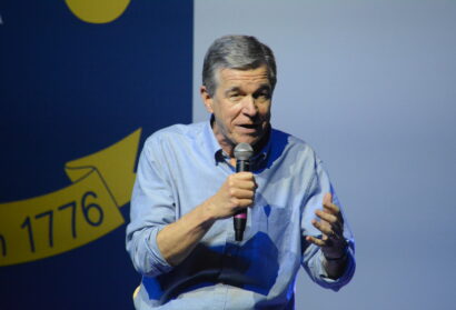 Photo Gallery: Roy Cooper Holds “Get Out The Vote” Concert at New Cat’s Cradle Venue